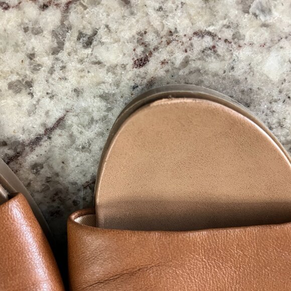 *SOLD* Steve Madden Kastle Tan Slides | 6 - Picture 5 of 5